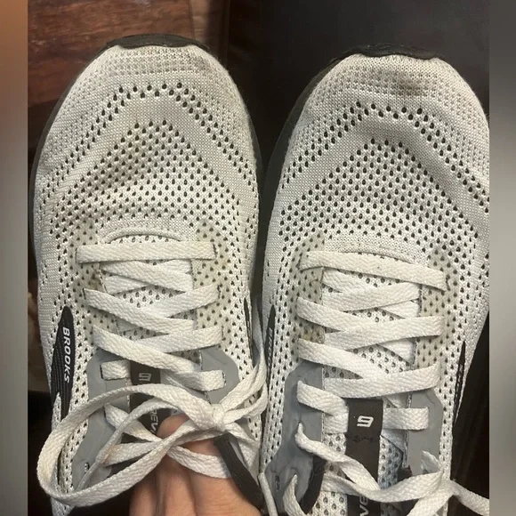 Brooks Revel 6 Black and White Running Shoes